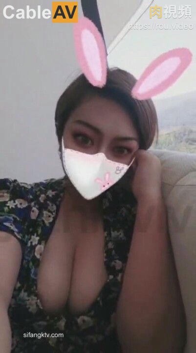 推特女神 大婊姐 深情解说每一个淫乱不堪的故事 当着老公面被他朋友无套插入的三人大战 Part 1