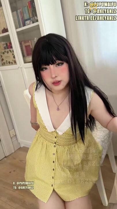 被表哥发现是淫荡网红 为了不让他说出来只好用骚穴收买他 [1] Pupu噗噗