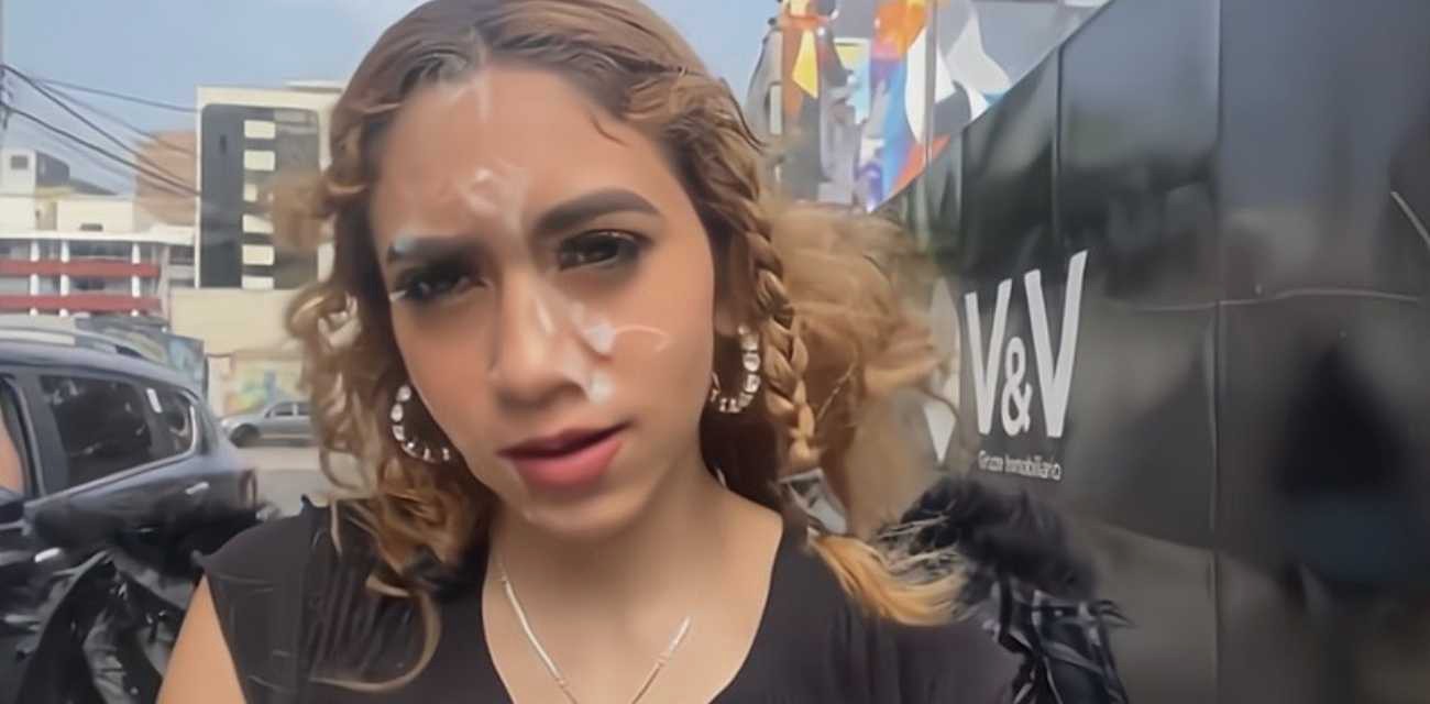 欧美 外国人真会玩 两名高颜值的妹子 在家为大屌男友口爆颜射后 脸上带着精液就去逛街