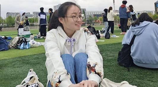 郑州旅游职业学院反差学生妹 林洁瑶 黑丝制服足交 女上位骑乘疯狂榨精 不雅视频被曝光！